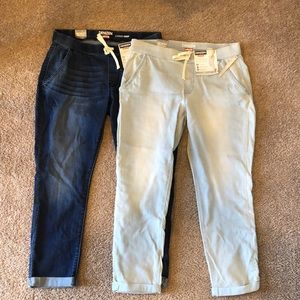 Levi’s Lounge Crop pants